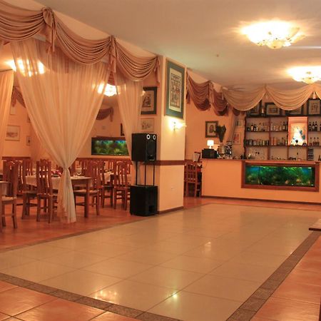 Alexandria Hotel Pryluky Ngoại thất bức ảnh